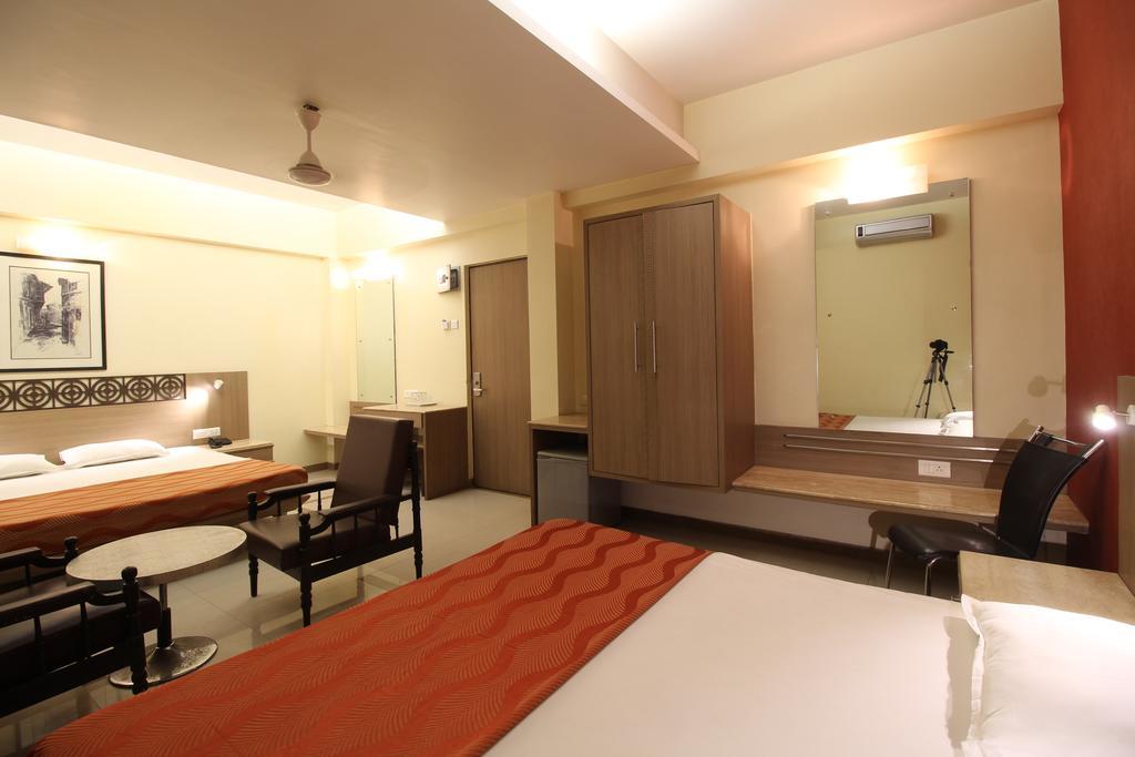 Hotel Samrat มุมไบ ห้อง รูปภาพ