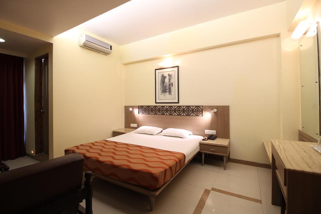Hotel Samrat มุมไบ ห้อง รูปภาพ