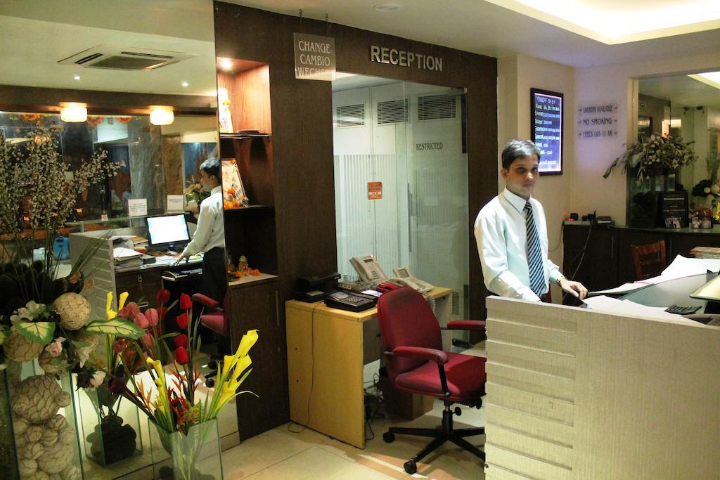 Hotel Samrat มุมไบ ภายนอก รูปภาพ