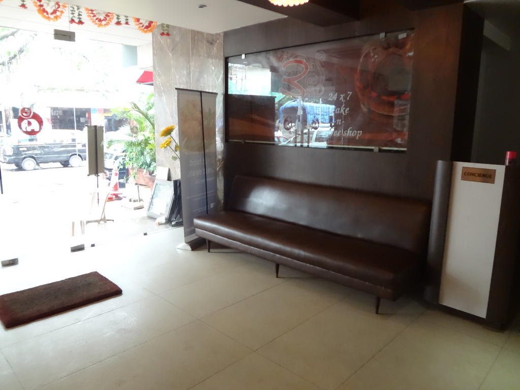 Hotel Samrat มุมไบ ภายนอก รูปภาพ